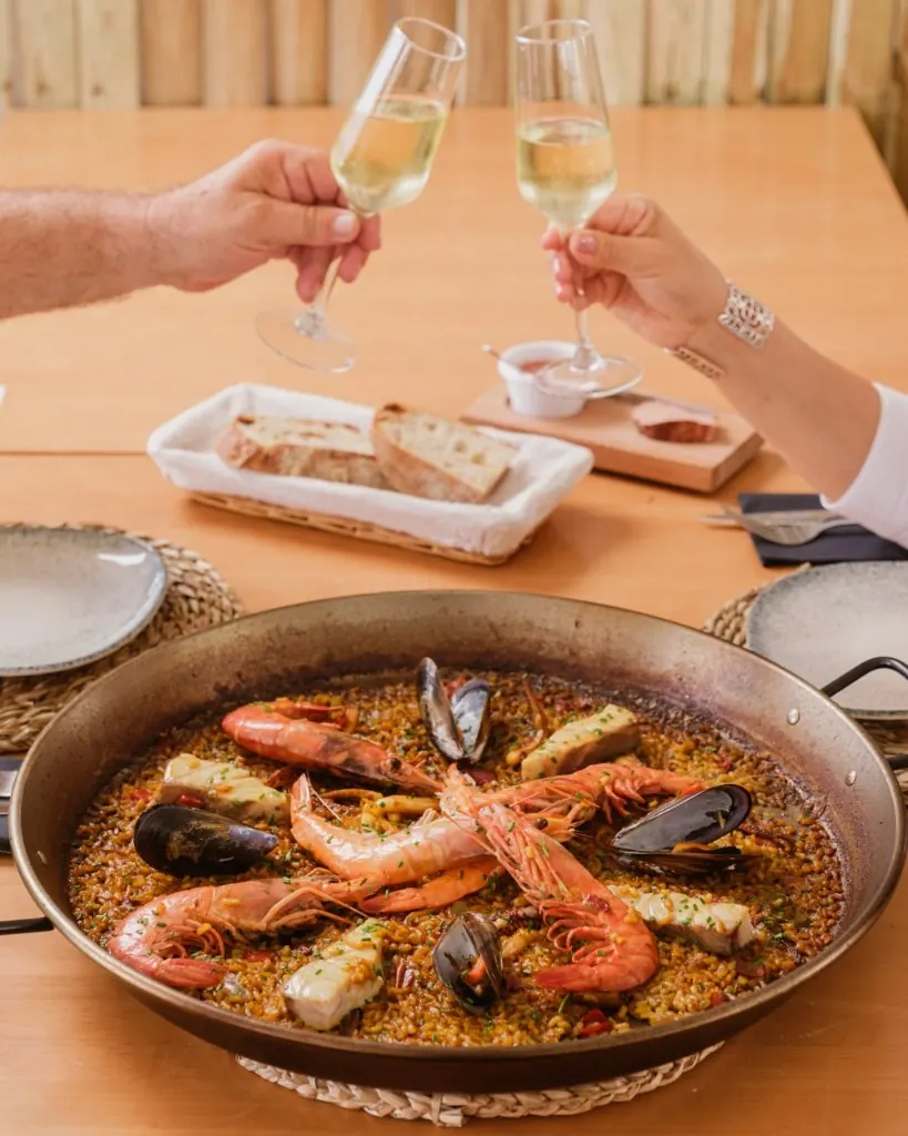 Arroz del mar y brindis en El Rincón de Frankino